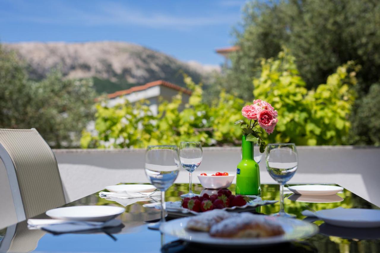 Apartments Lucija Baška Εξωτερικό φωτογραφία