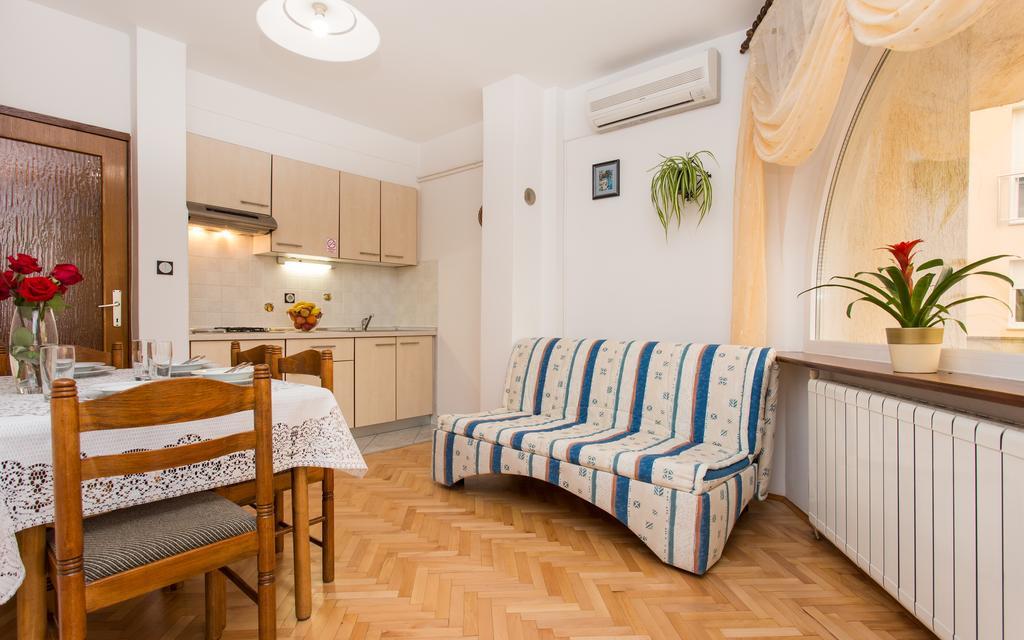 Apartments Lucija Baška Εξωτερικό φωτογραφία