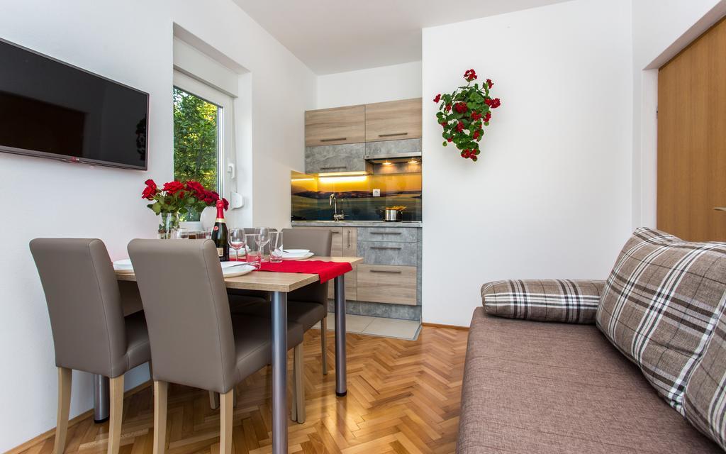 Apartments Lucija Baška Εξωτερικό φωτογραφία